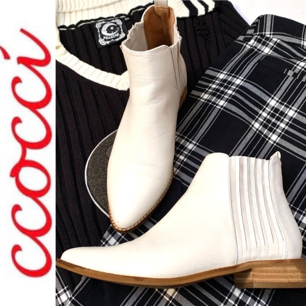 Ccocci Ankle Bootie in white pointed toe vegan leather - 7